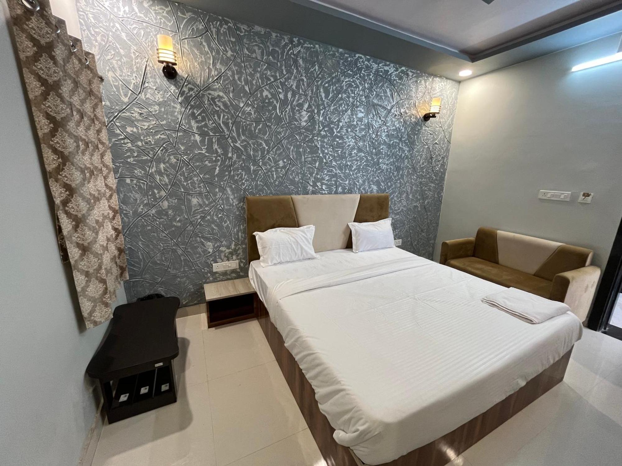 Hotel Rahat Jhalawar Esterno foto